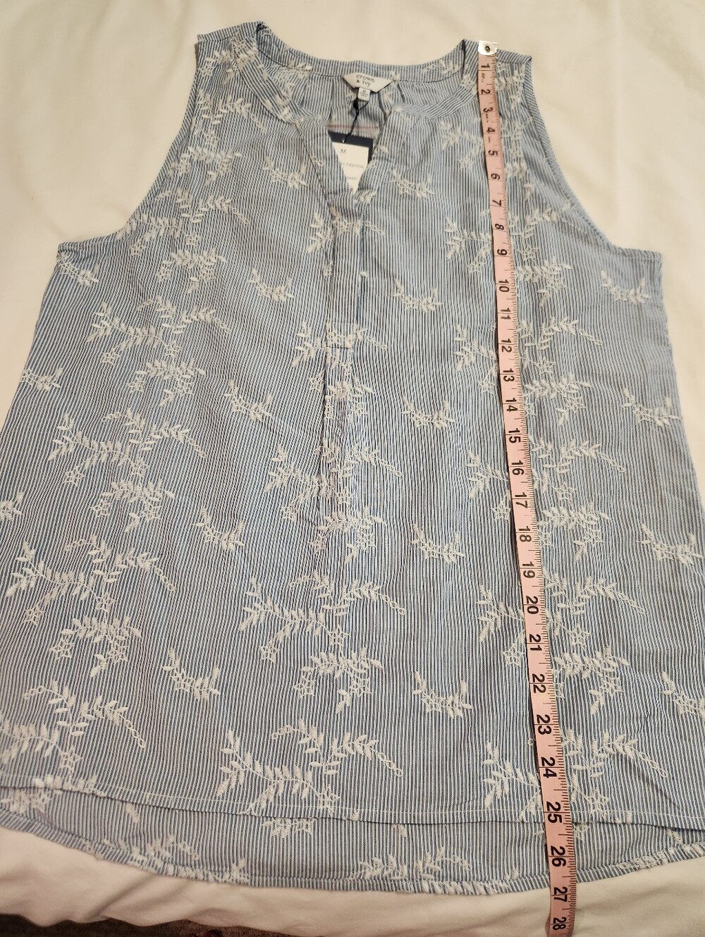 Crown & Ivy Blue/White Icon Textured 1/4 Button Sleeveless Peasant Blouse NWT - Picture 13 of 13
